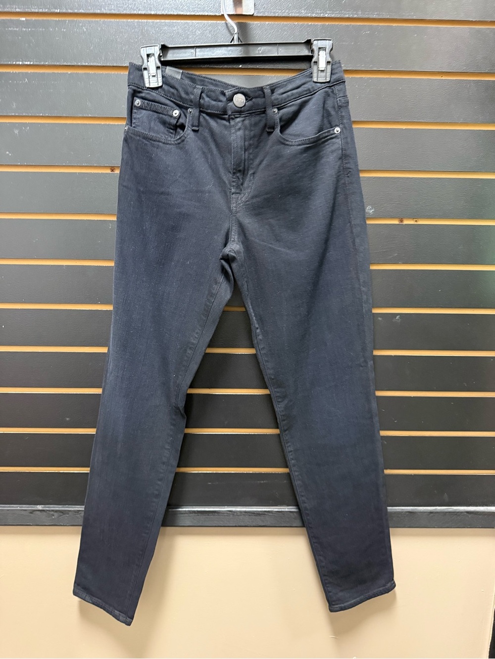 Vince Mason Relaxed Rolled Black Jeans Size 27 Designer Denim